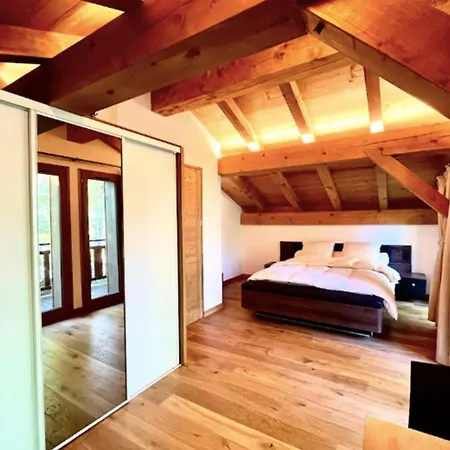 Cozy In Near The Slopes Chalet